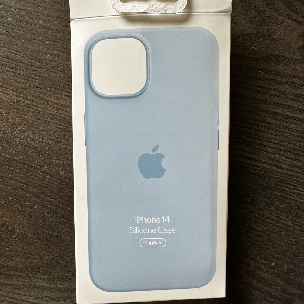iPhone 14 Silicone Case with MagSafe